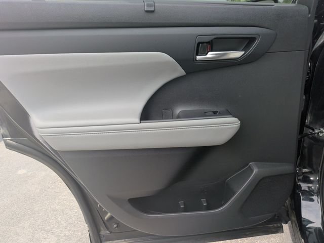 Used 2022 Black Toyota XLE image 29