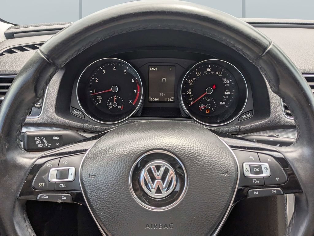 Used 2019 Silver Volkswagen 2.0T Wolfsburg image 28