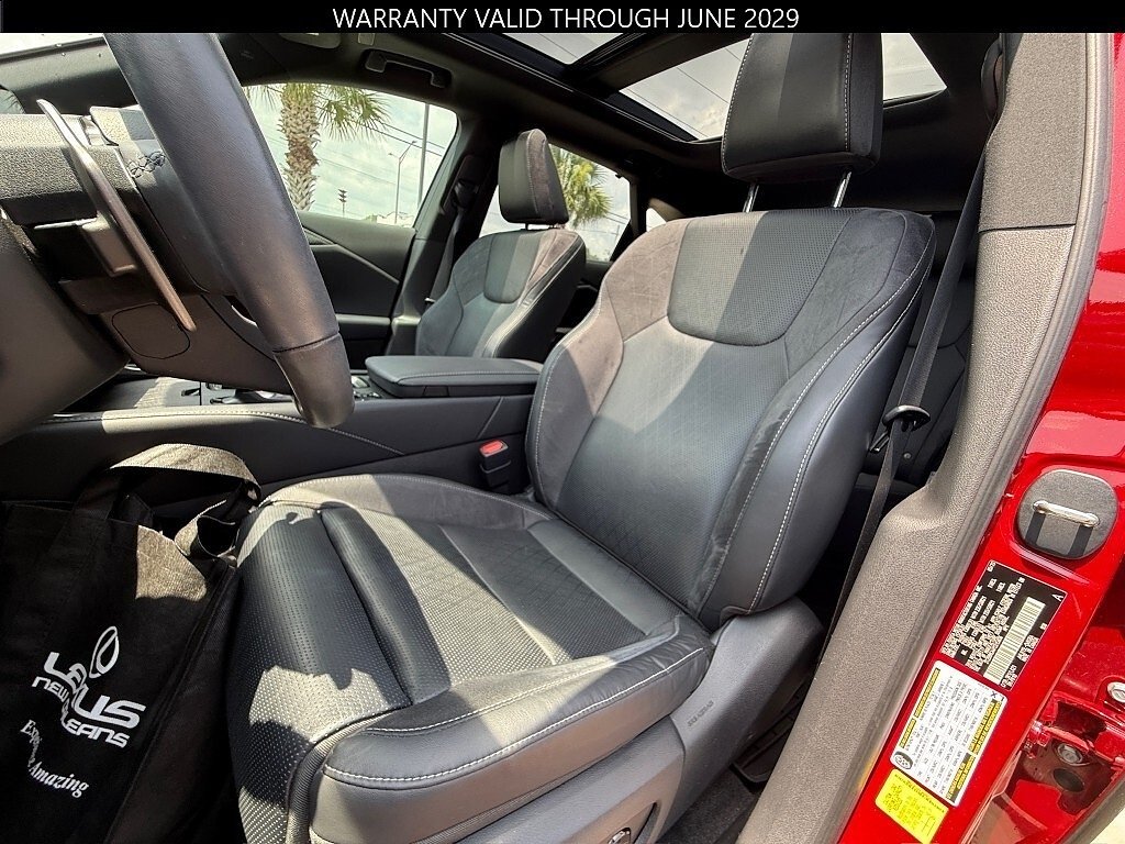Certified Used 2023 MATADOR RED MICA Lexus Luxury image 12