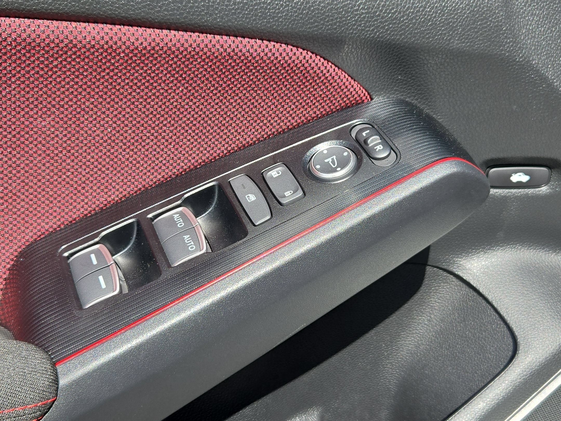 Used 2026 Platinum White Pearl Honda FWD image 11