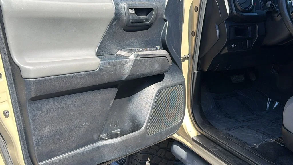 Used 2016 Quicksand Toyota SR5 image 23