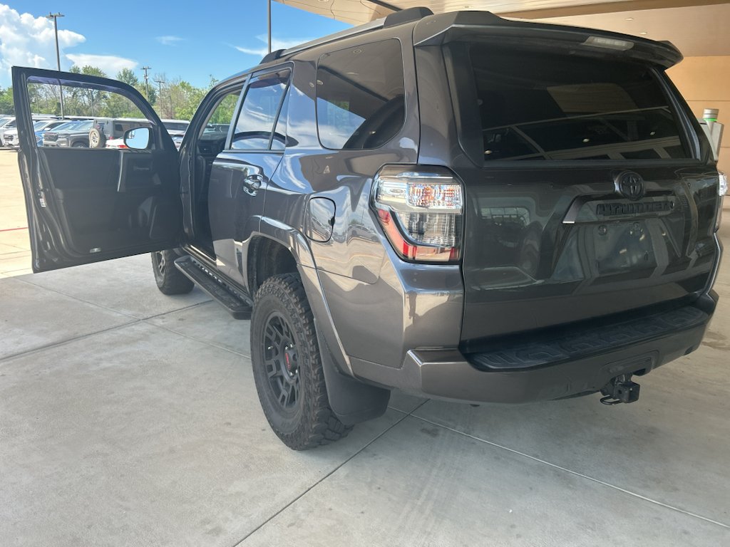 Used 2015 Magnetic Gray Metallic Toyota SR5 image 10