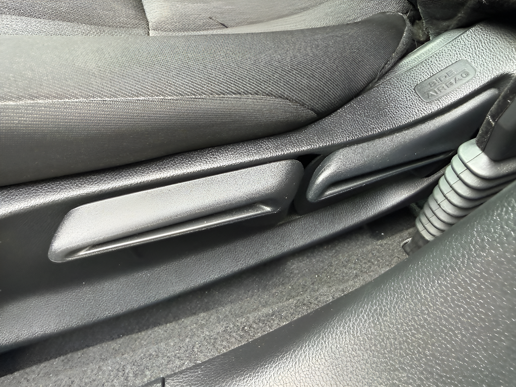 Used 2023 White Honda LX image 10