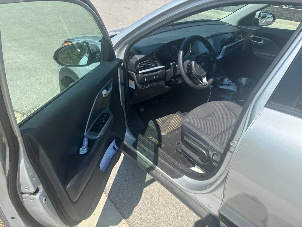 Used 2020 Silky Silver Kia LX image 18