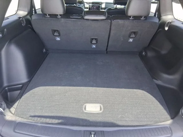 Used 2024 Gray Jeep Altitude image 6