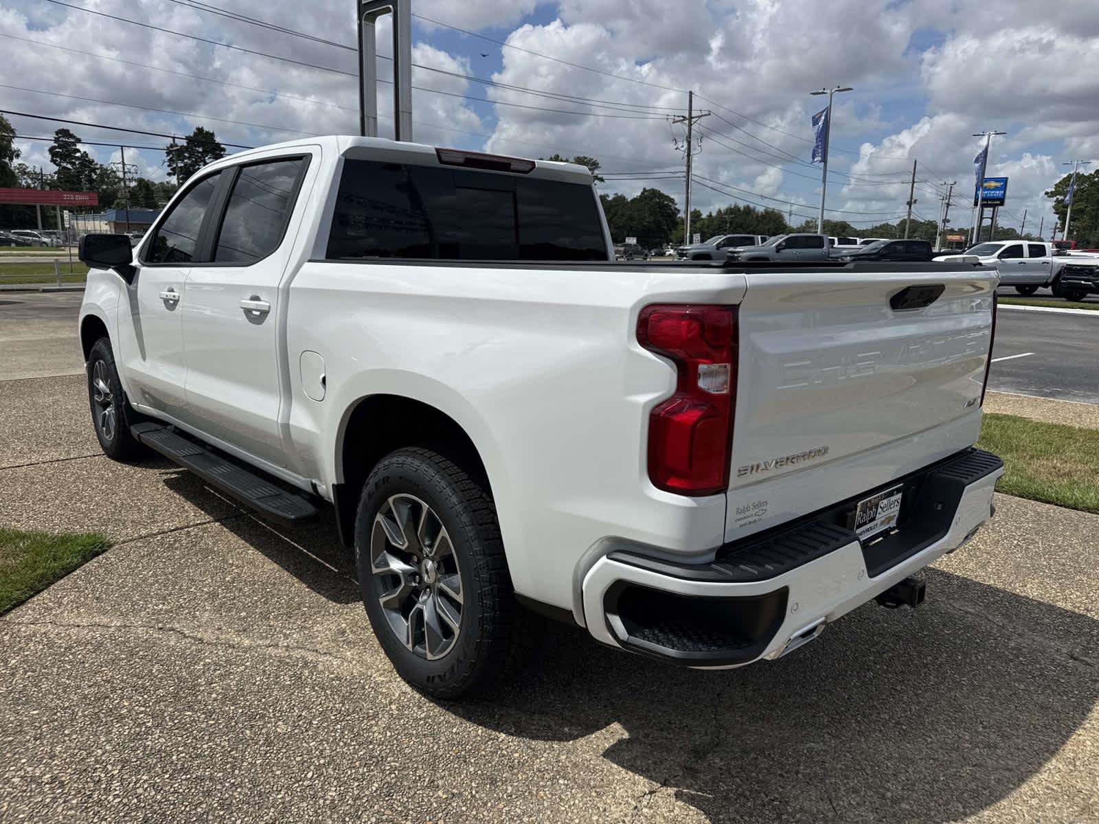 New 2026 Summit White Chevrolet RST image 4