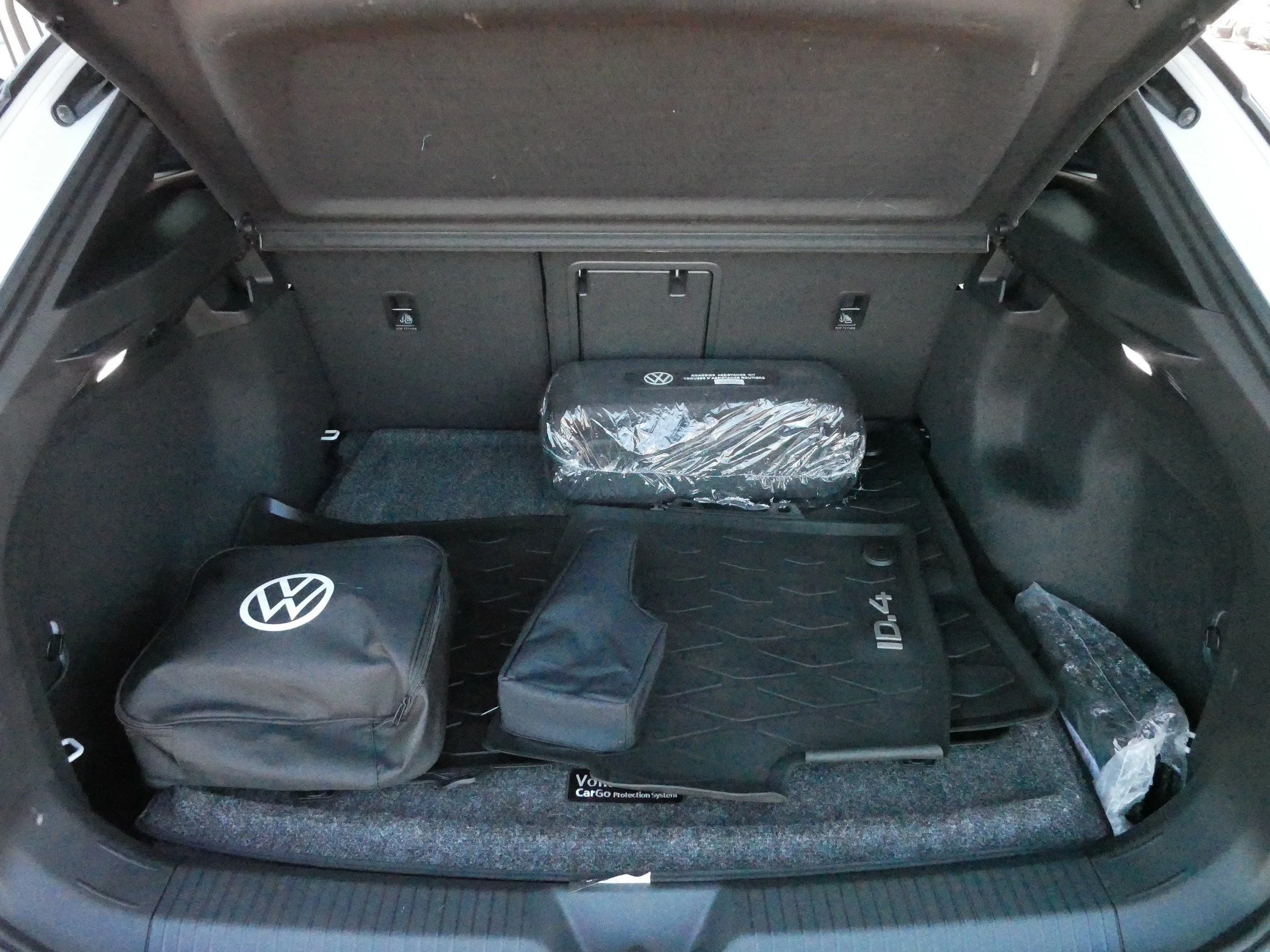 Certified Used 2023 Opal White Pearl Volkswagen Pro S image 17