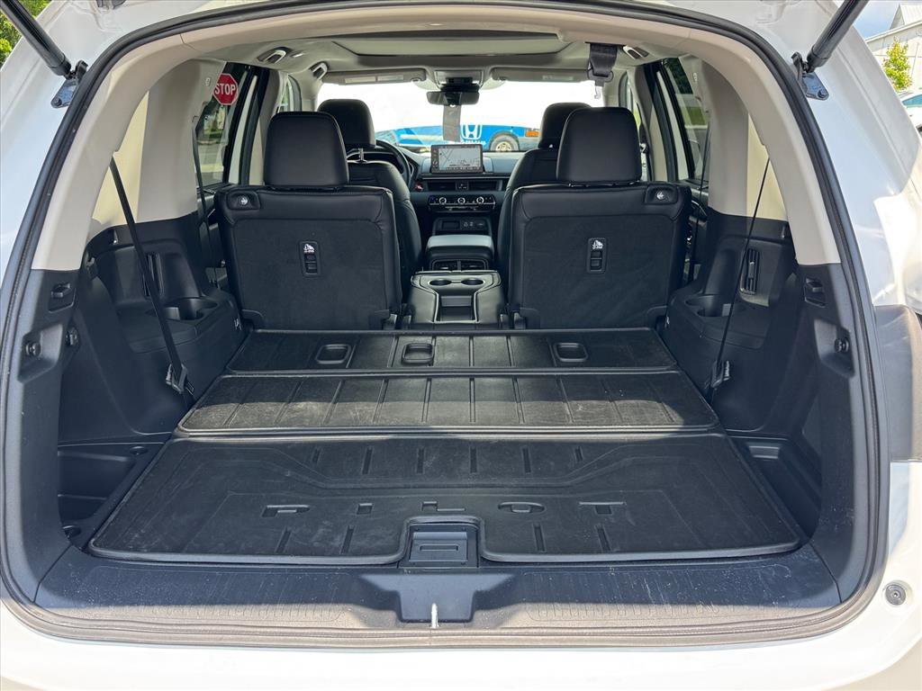 Certified Used 2025 Platinum White Pearl Honda AWD Elite image 56