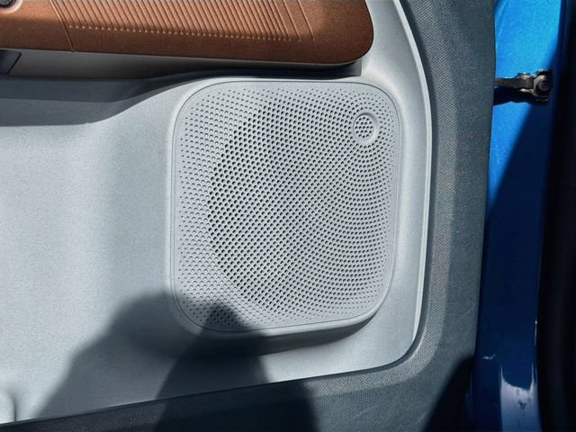 Used 2022 Blue Metallic Ford LARIAT image 22