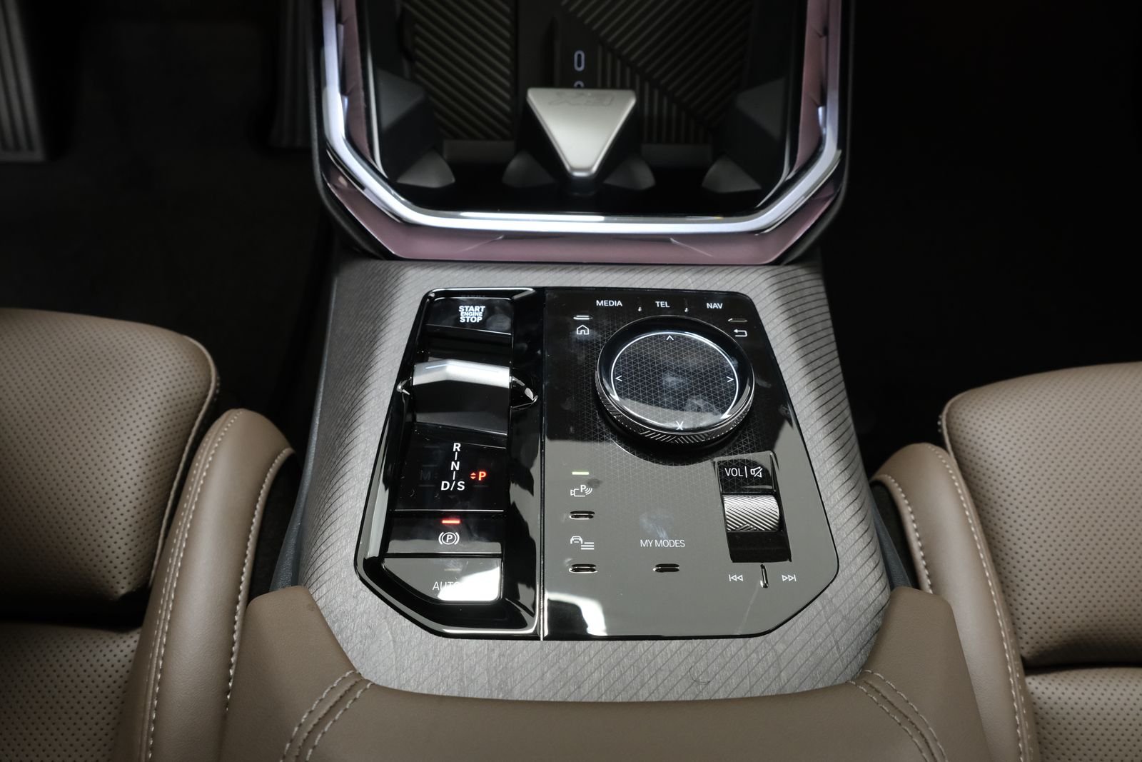 New 2026 Alpine White BMW 30 xDrive image 24