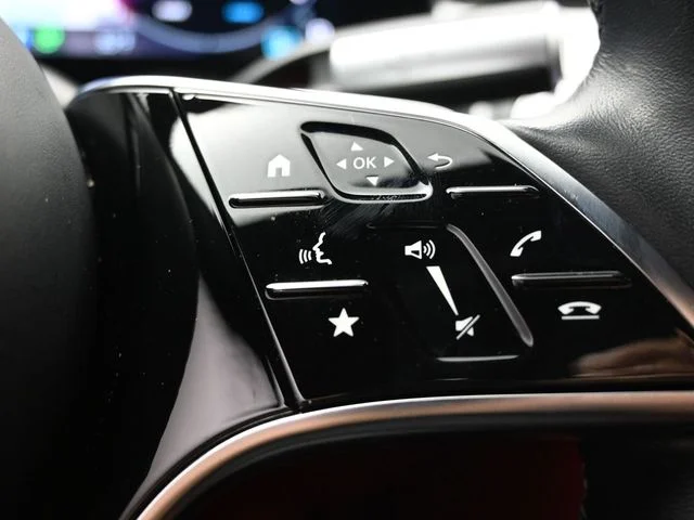 Used 2022 White Mercedes-Benz S 580 image 30