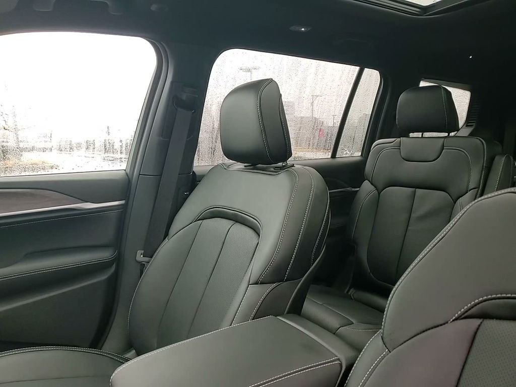 New 2026 Baltic Gray Metallic Clear-Coat Exterior Paint Jeep Limited image 23