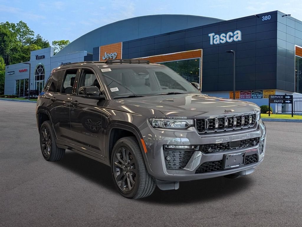 New 2026 Baltic Gray Metallic Clear-Coat Exterior Paint Jeep Limited Reserve image 1