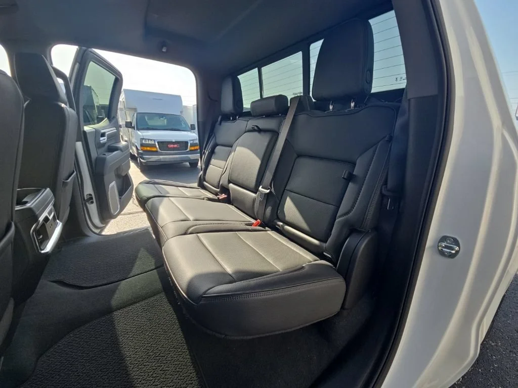 Used 2024 White Frost Tricoat GMC Denali image 13