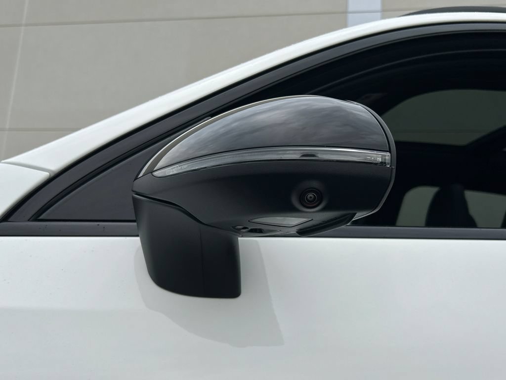 New 2027 Polar White Mercedes-Benz GLC 300 image 65