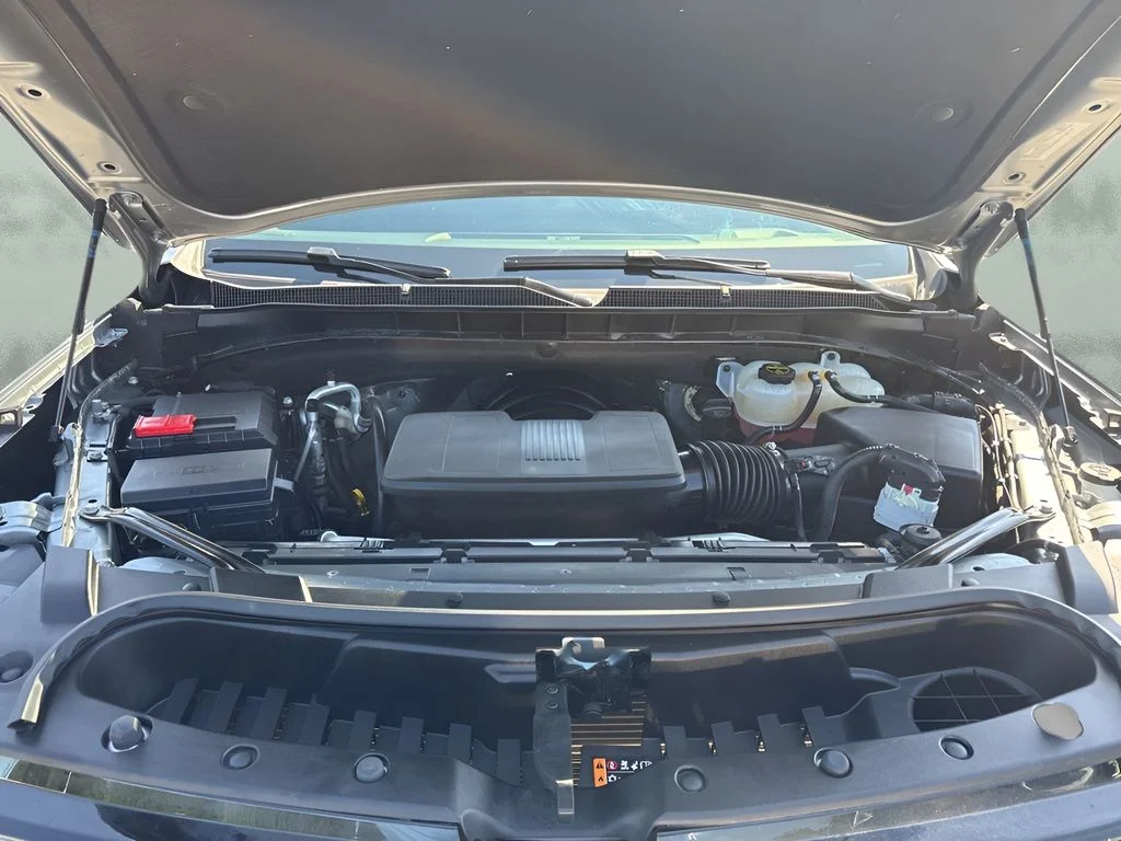 Used 2025 Gray Chevrolet LT image 33