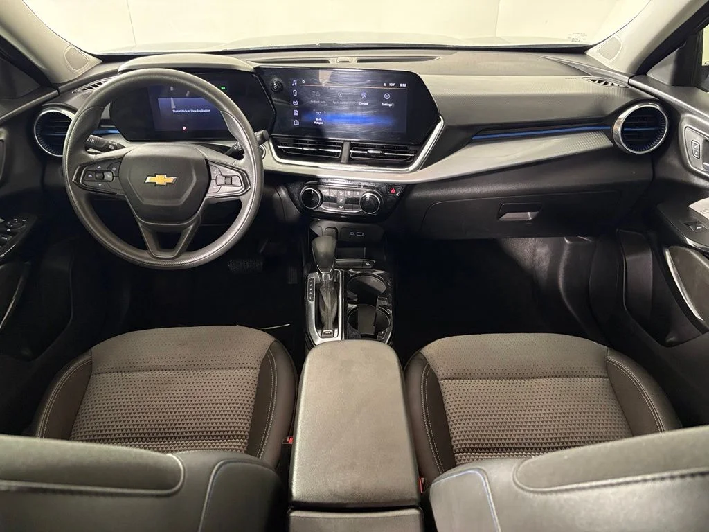 Used 2025 Gray Chevrolet LT image 30