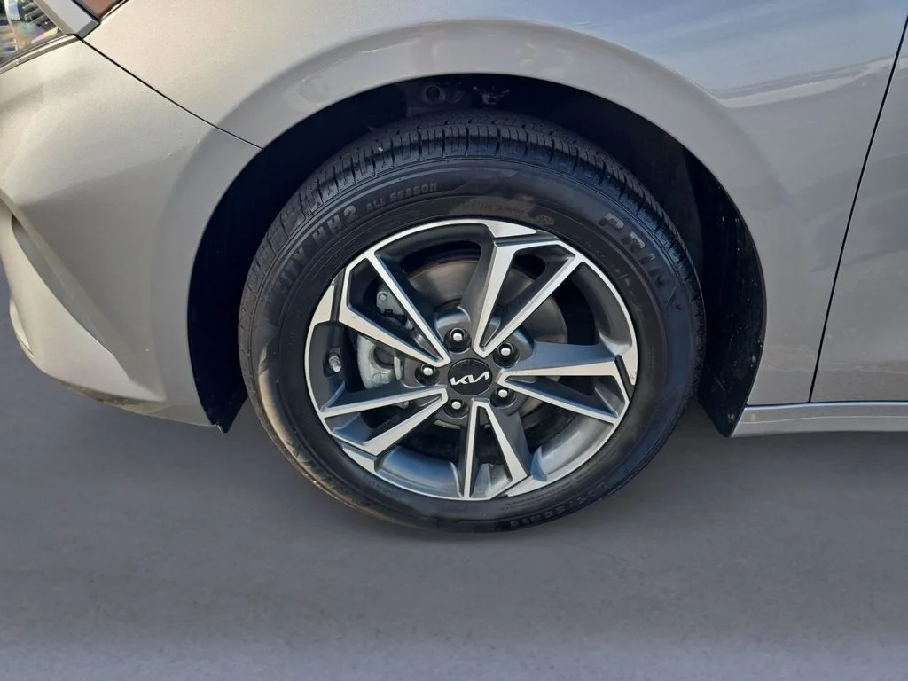 Used 2023 Steel Gray Kia LXS image 10