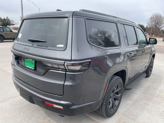New 2026 Baltic-Gray Metallic Clear-Coat Exterior Paint Jeep Upland image 3