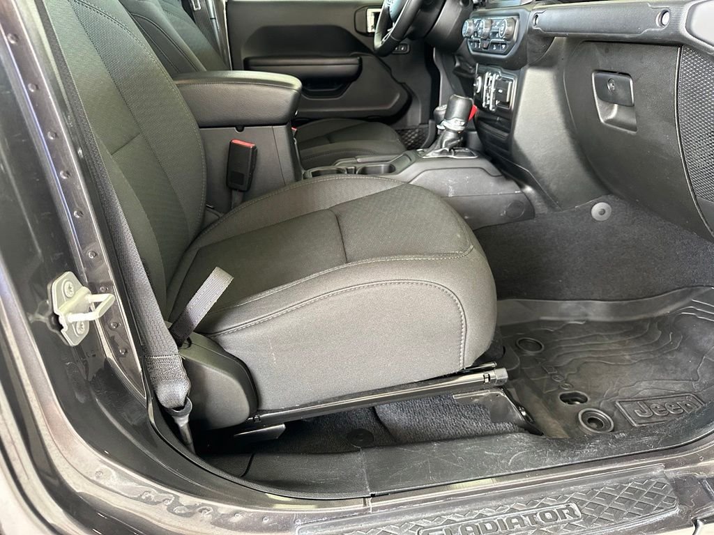 Used 2020 Gray Jeep Altitude image 36