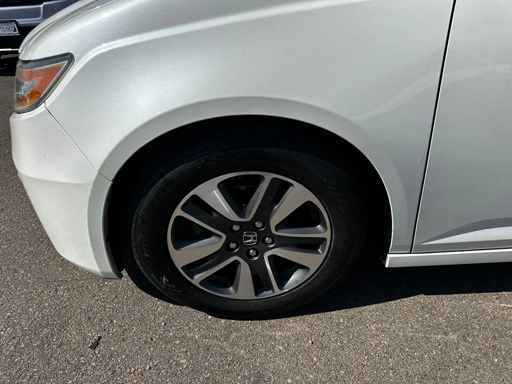 Used 2015 White Honda Touring image 10