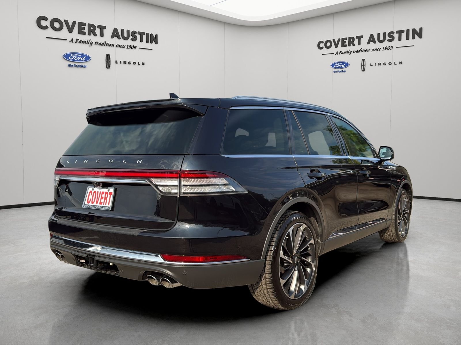 Used 2020 Black Lincoln Reserve image 9