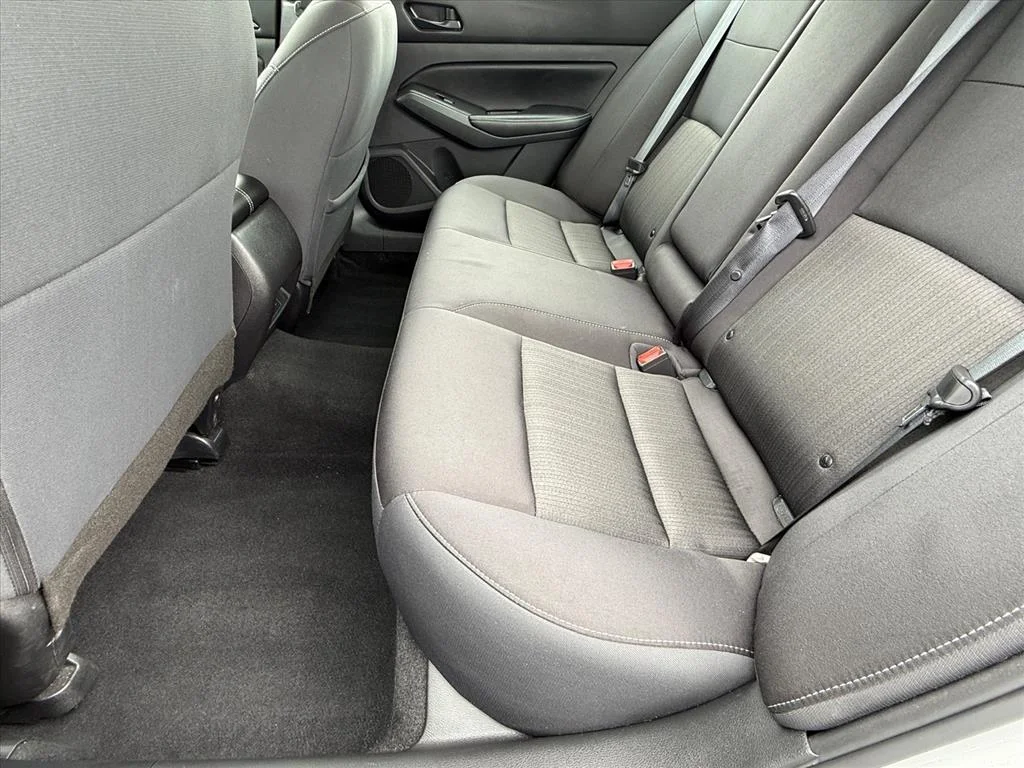 Used 2024 Silver Nissan 2.5 SV image 11