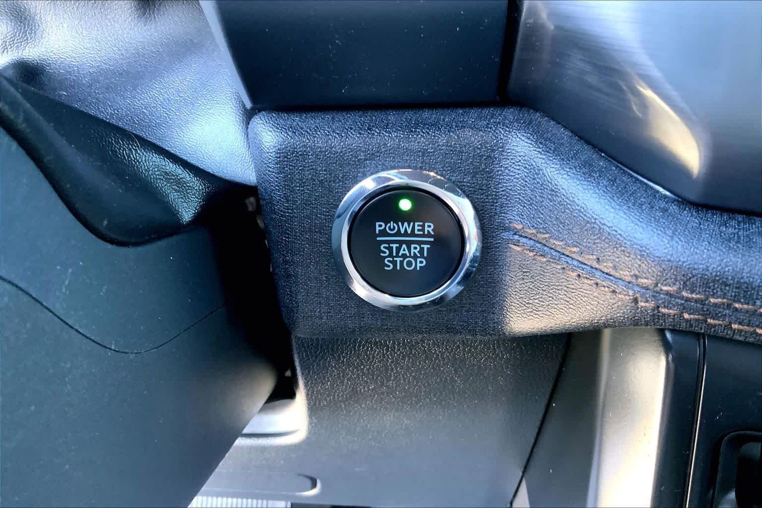 Used 2023 Antimatter Blue Metallic Ford LARIAT image 28