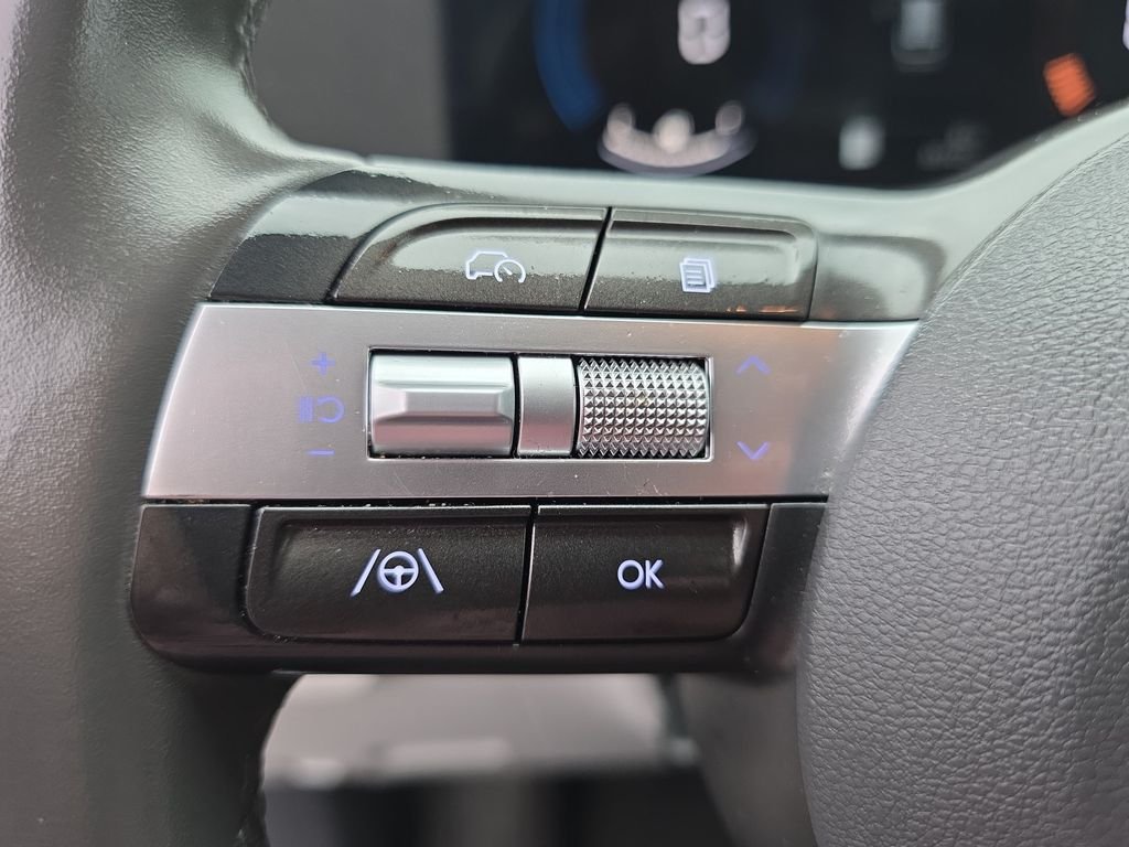 Used 2024 Cyber Gray Metallic Hyundai SEL image 24