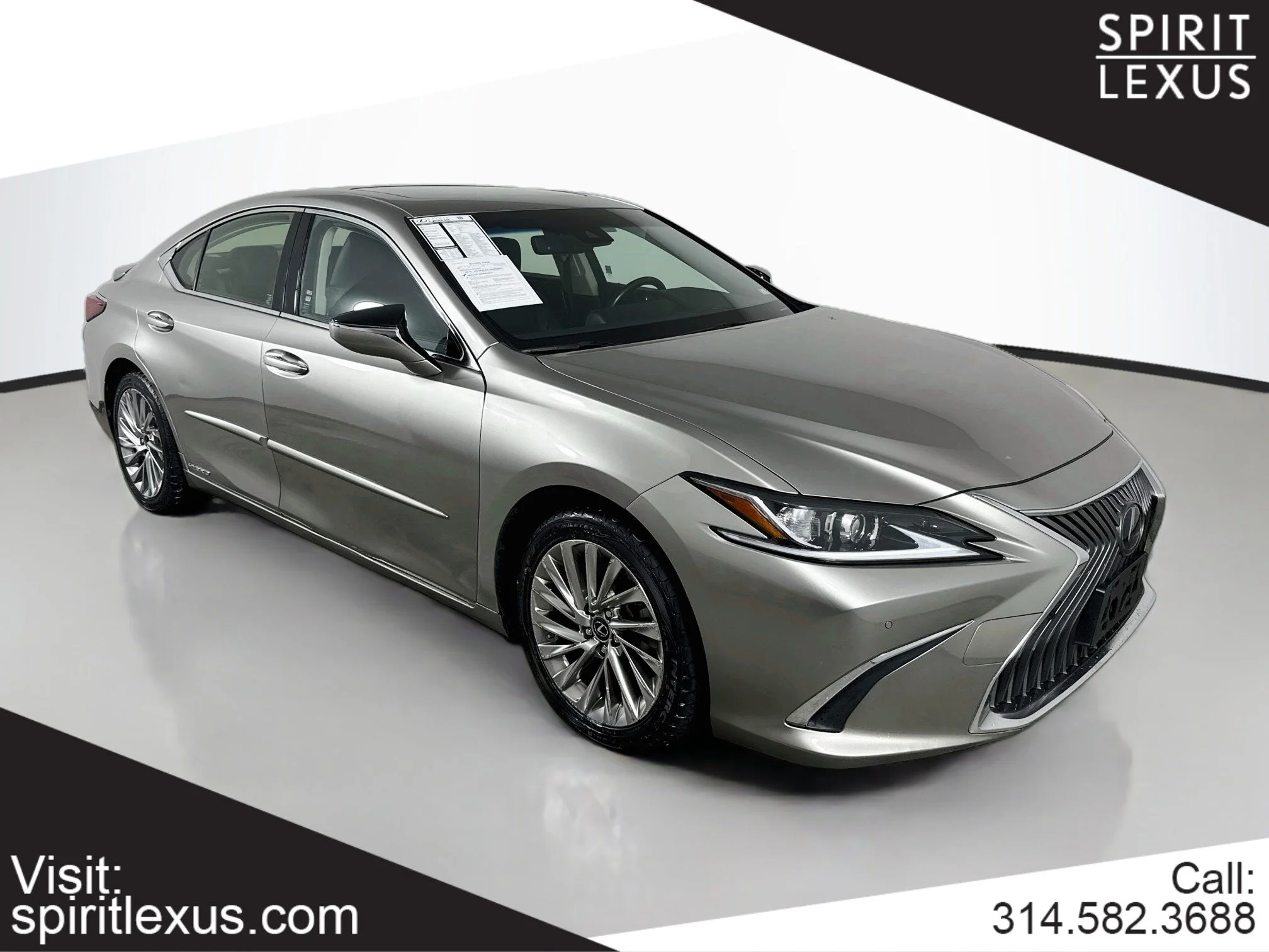 Used 2019 Silver Lexus 300h Luxury image 1