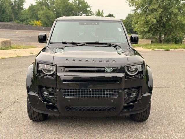 Certified Used 2023 Black Land Rover X-Dynamic SE image 8
