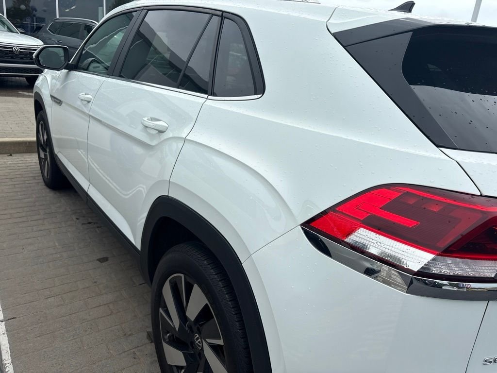Used 2024 White Volkswagen 2.0T SE w/Technology image 4