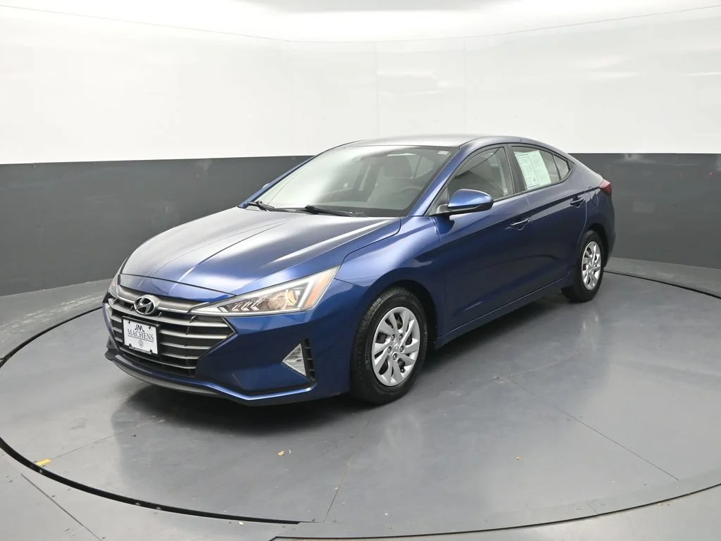 Used 2020 Blue Hyundai SE image 4