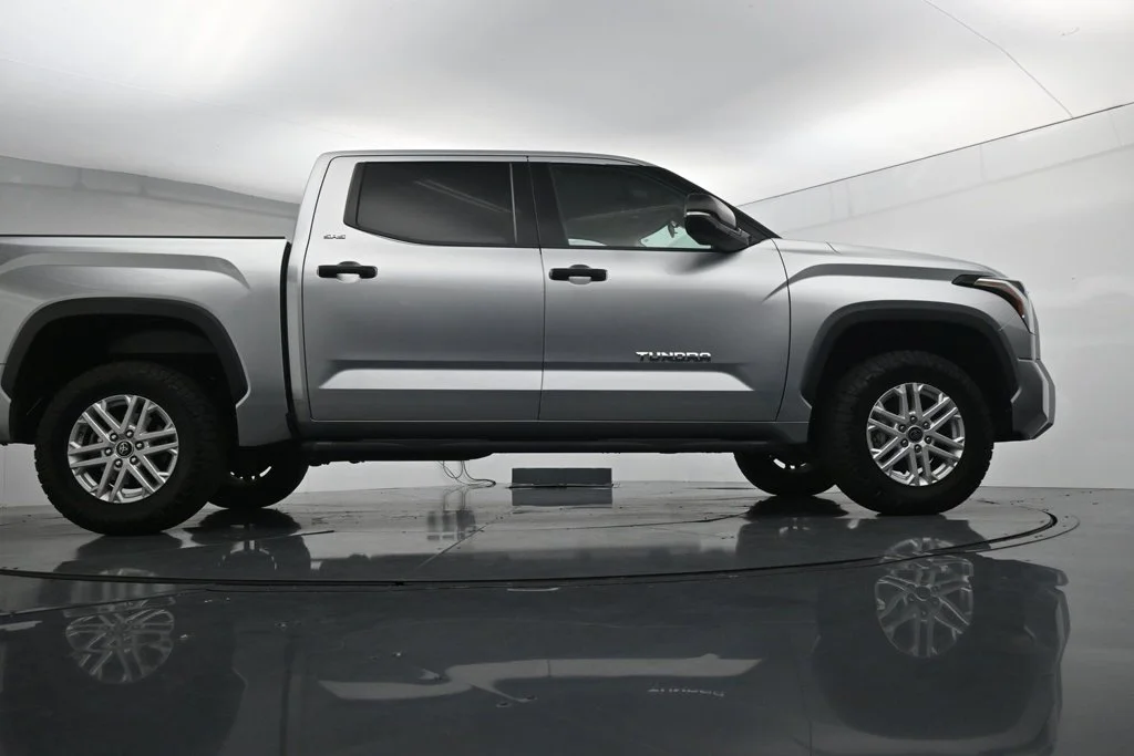 Used 2022 Silver Toyota SR5 image 37