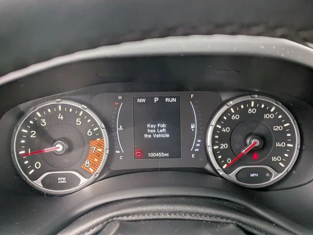 Used 2019 White Jeep Latitude image 18