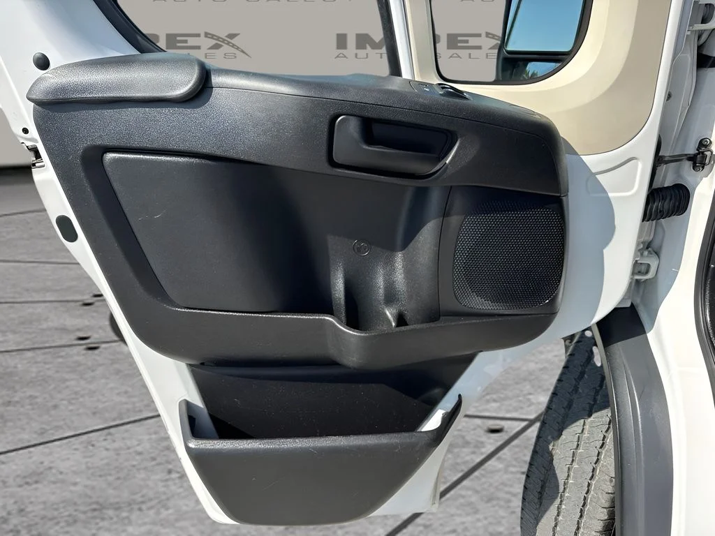 Used 2016 White Ram Low Roof image 18