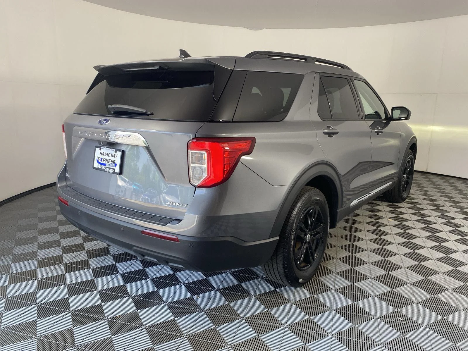 Used 2021 Carbonized Gray Ford XLT image 9