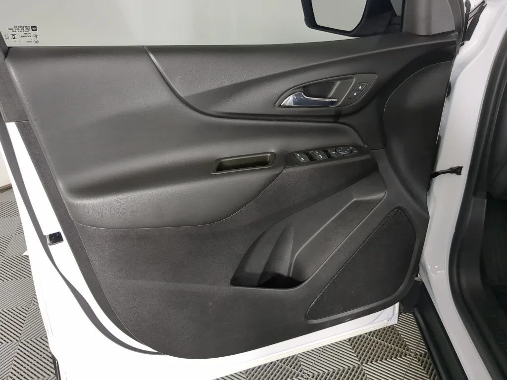 Used 2023 Summit White Chevrolet LT image 11