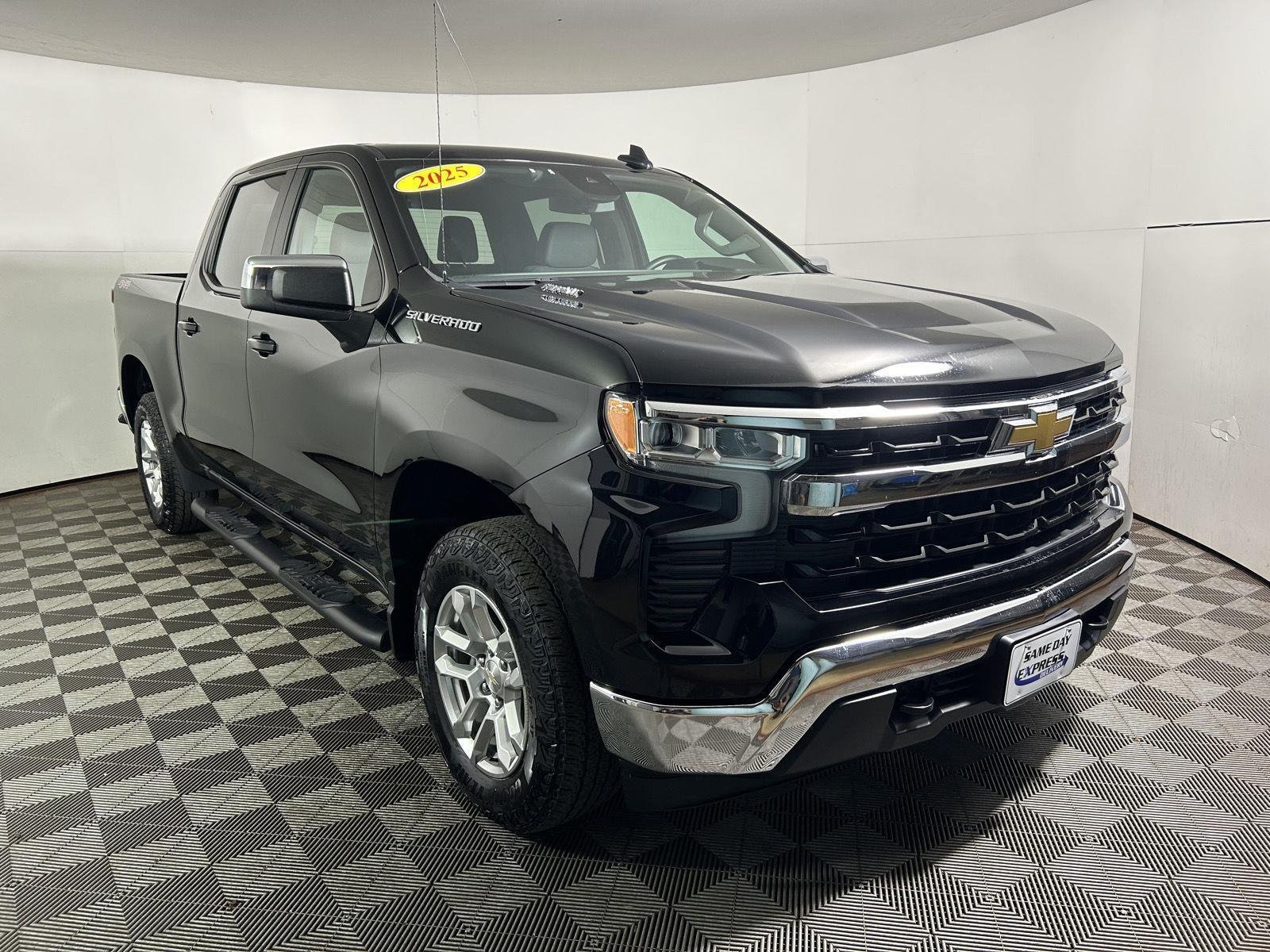 Used 2025 Black Chevrolet LT image 4