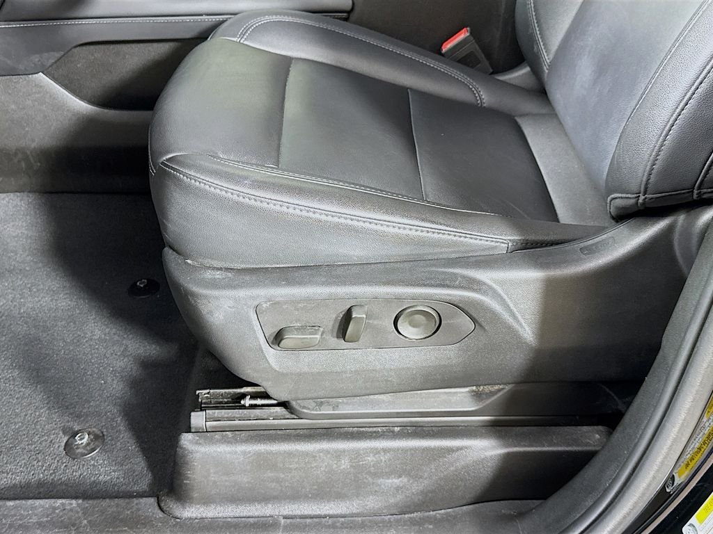 Used 2024 Black Chevrolet Z71 image 22