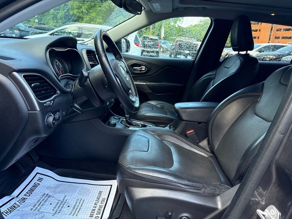 Used 2019 Gray Jeep Limited image 9
