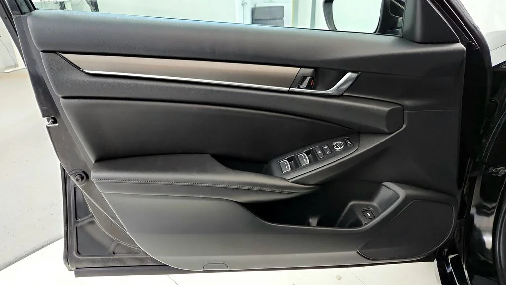 Used 2020  Honda LX image 21