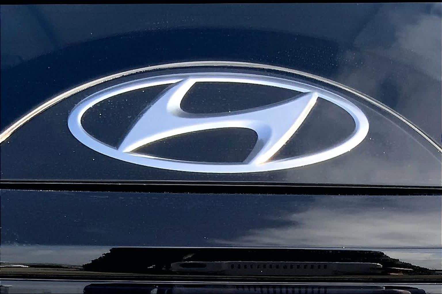 Used 2024 Black Pearl Hyundai SEL Convenience image 10