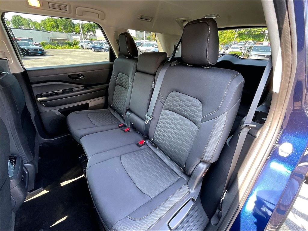 Used 2024 Deep Ocean Blue Pearl Nissan SV image 15