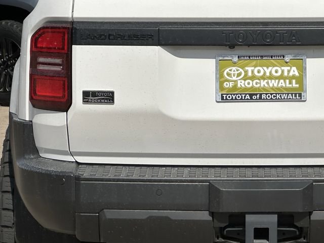 Used 2025 White Toyota 1958 image 5