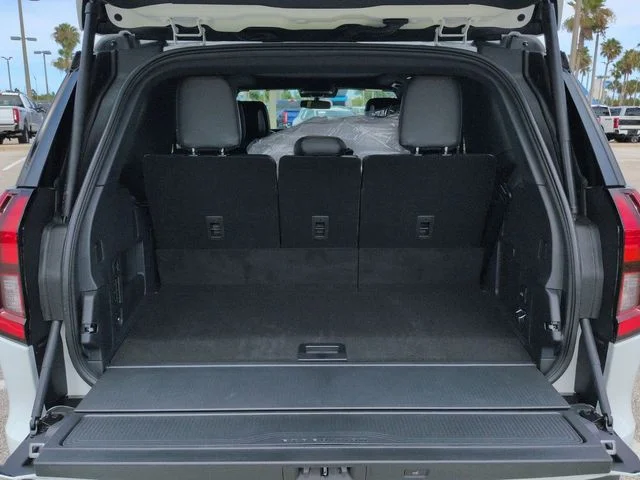 New 2026 Oxford White Ford Tremor® image 13