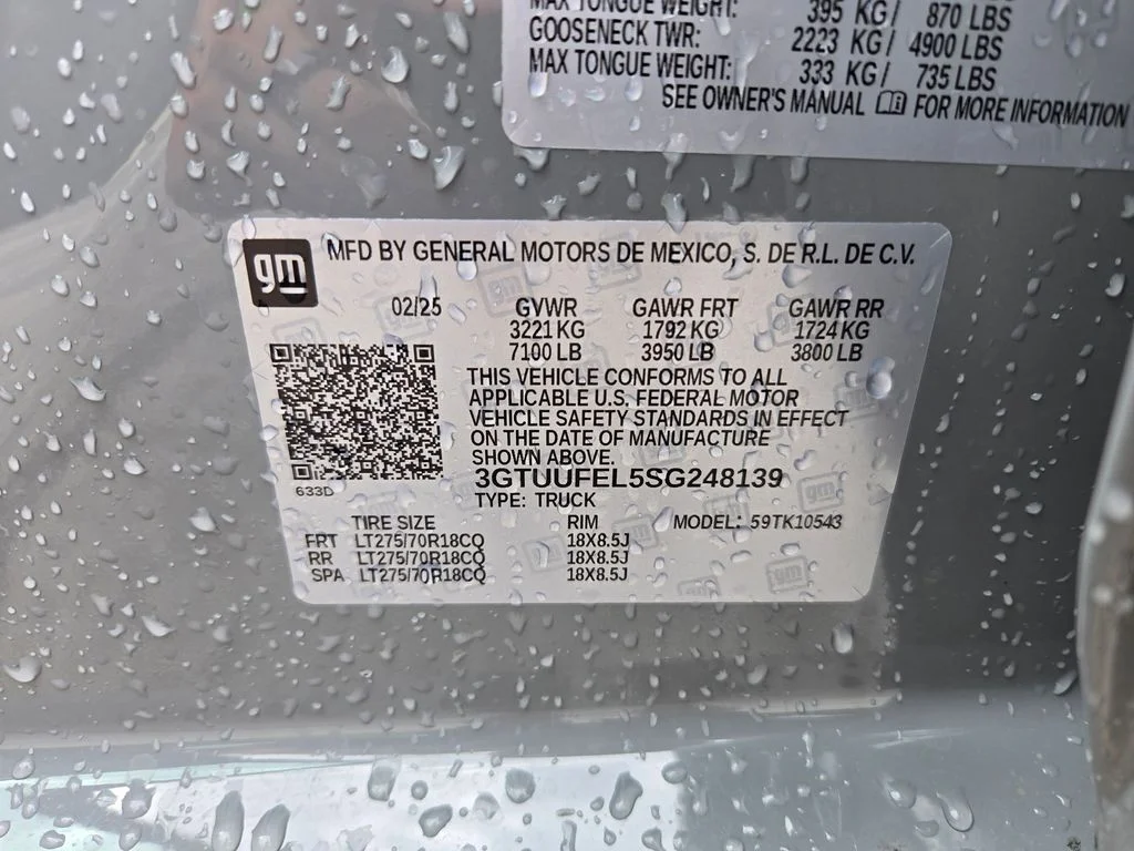 Used 2025 Gray GMC AT4X image 35