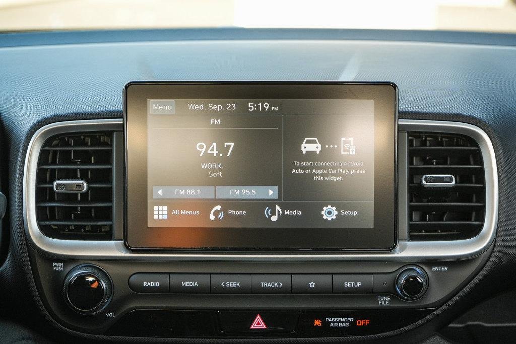 New 2026 Shimmering Silver Hyundai SEL image 16