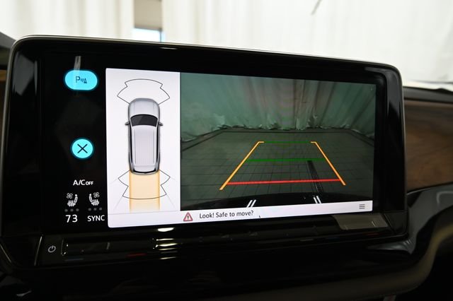 New 2026 Black Volkswagen 2.0T SE w/Technology image 6