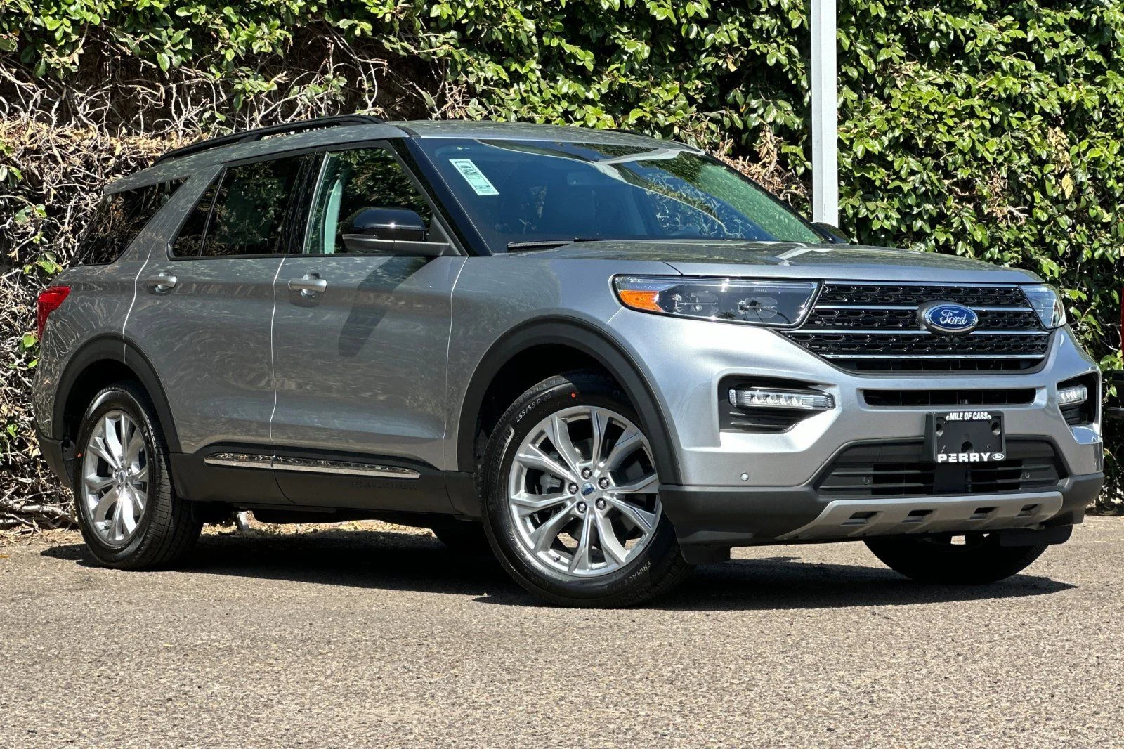 2024 Ford Explorer XLT RWD's photo